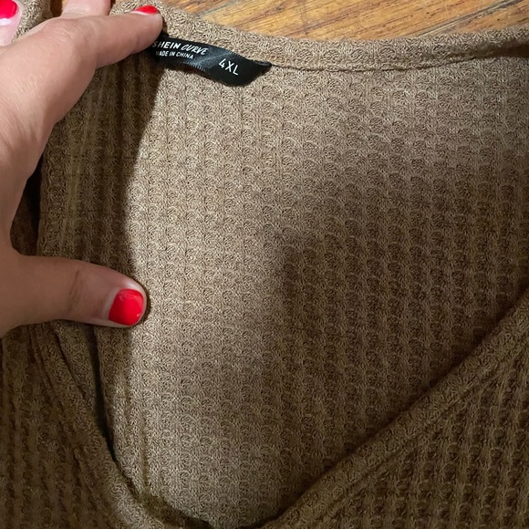 Plus Size SHEIN Crop Top - Picture 2 of 2